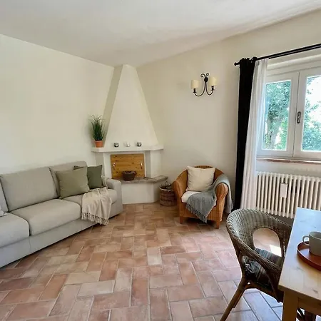 Country -private Pool, Jacuzzi, Tennis Court- Bagnolo (Marche)
