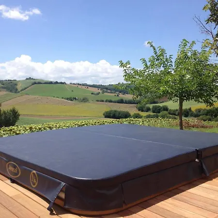 Country -private Pool, Jacuzzi, Tennis Court- Bagnolo (Marche)